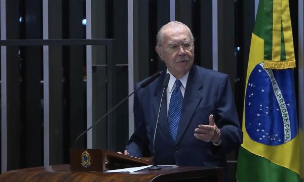 CentenÃ¡rio: Em homenagem a Ruy Barbosa, JosÃ© Sarney volta a discursar no Senado
